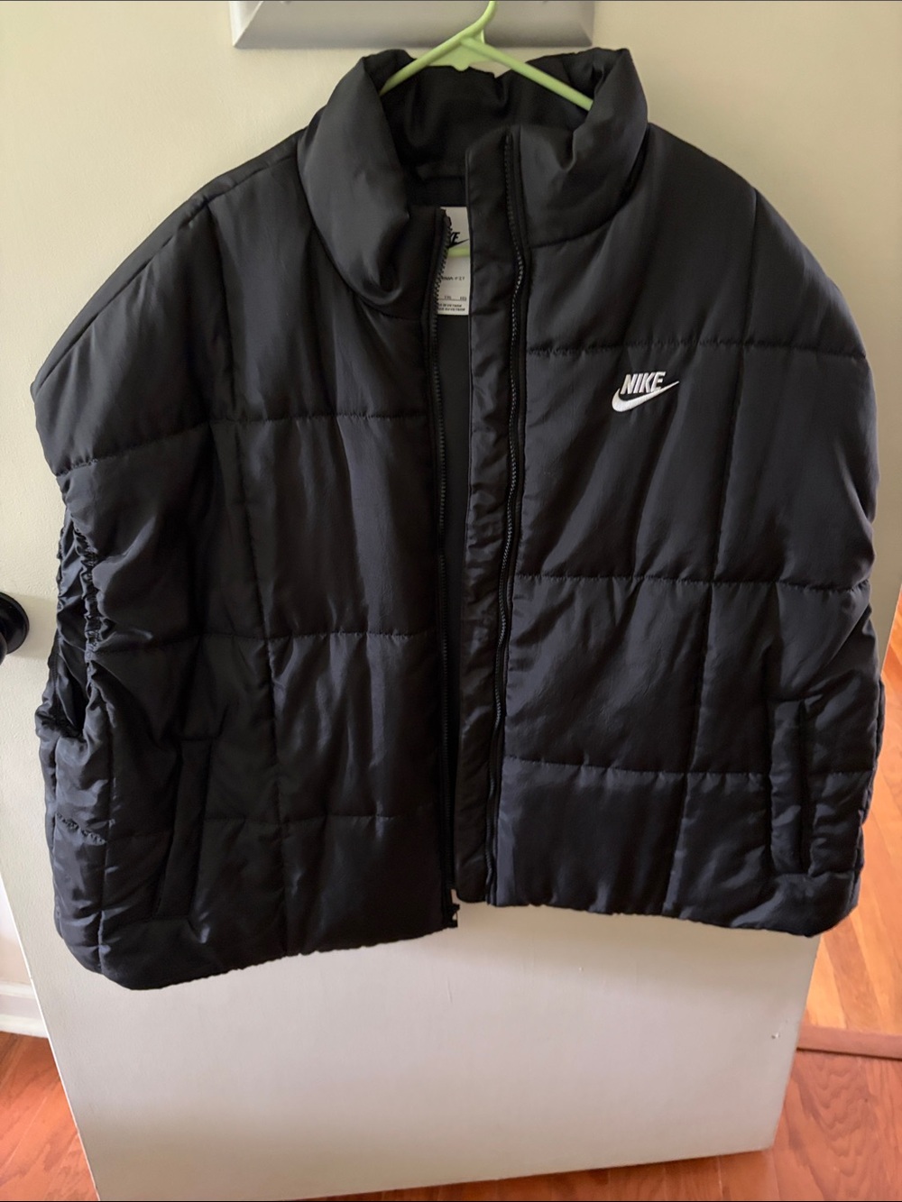 Nike Black Quilted Therma Fit Puffer Vest Jacket with White Swoosh (XXL)